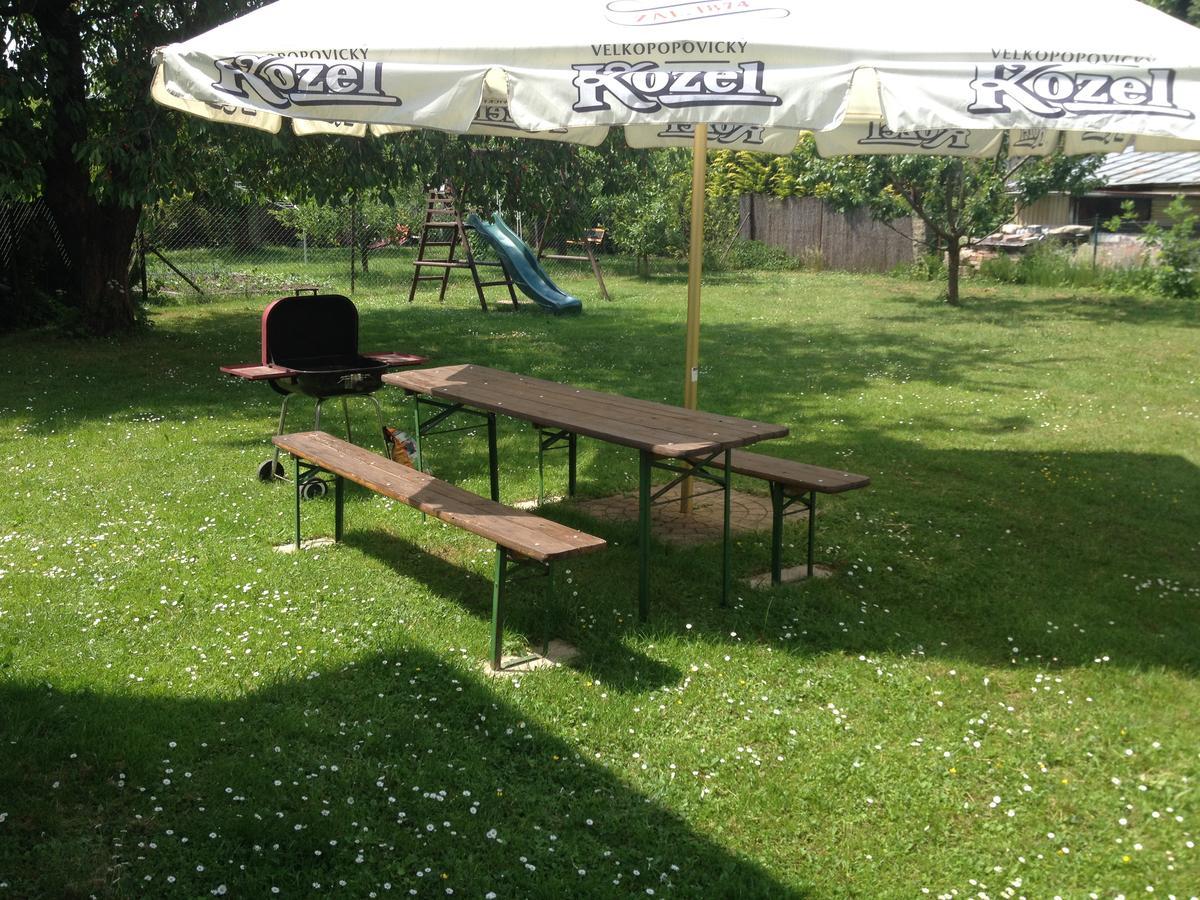 Klub U Námořníka Dvůr Králové nad Labem Exterior foto